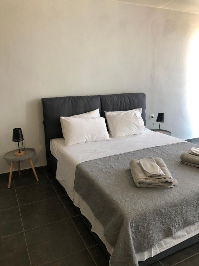 Glykanisos Suites Néa Péramos المظهر الخارجي الصورة
