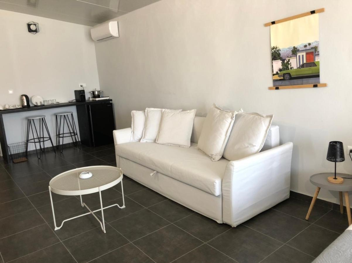 Glykanisos Suites Néa Péramos المظهر الخارجي الصورة