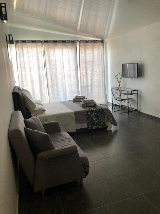 Glykanisos Suites Néa Péramos المظهر الخارجي الصورة