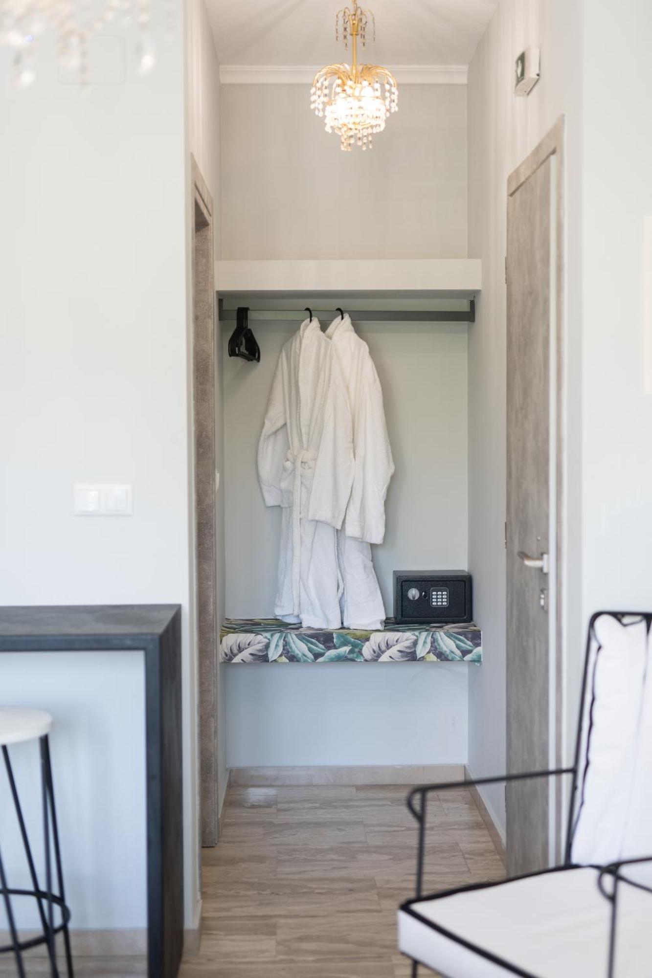 Glykanisos Suites Néa Péramos المظهر الخارجي الصورة